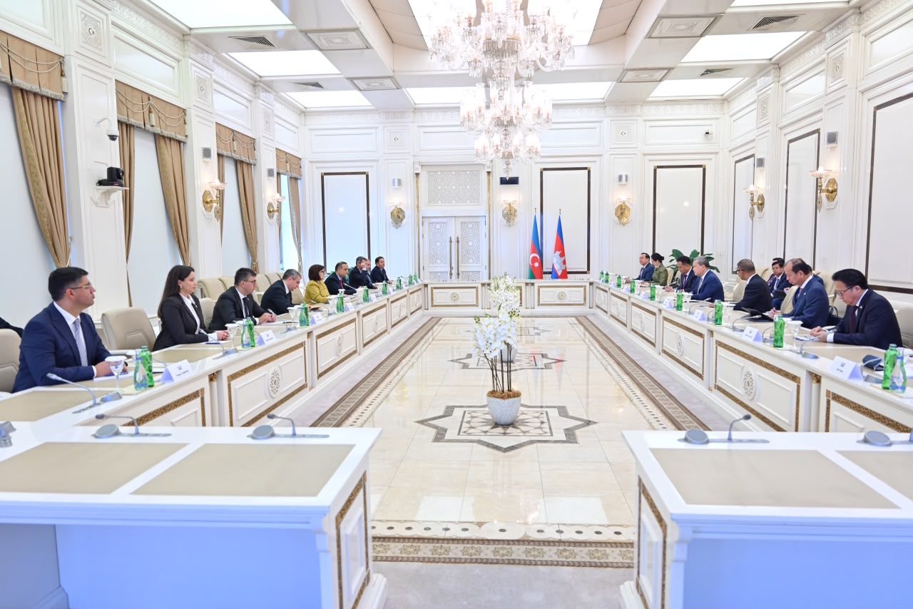 Премьер-министр Камбоджи посетил Милли Меджлис Азербайджана (ФОТО)