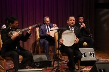 Вечер в Баку: с оттенками чувств, которые каждый воспринимает по-своему (ФОТО)