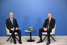 Президент Ильхам Алиев встретился с Касым-Жомартом Токаевым, состоялось открытие Транскаспийской волоконно-оптической линии связи (ФОТО/ВИДЕО)