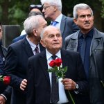 В Баку на II Аллее почетного захоронения состоялось открытие надгробного памятника Рамизу Гулиеву (ФОТО)