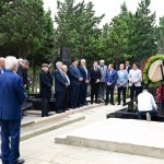 В Баку на II Аллее почетного захоронения состоялось открытие надгробного памятника Рамизу Гулиеву (ФОТО)