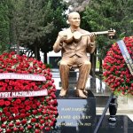 В Баку на II Аллее почетного захоронения состоялось открытие надгробного памятника Рамизу Гулиеву (ФОТО)