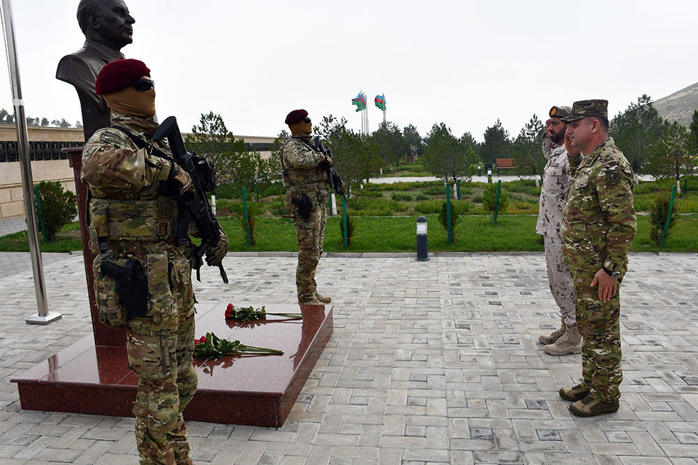 Военная делегация ОАЭ находится с визитом в Азербайджане (ФОТО)