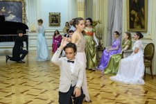 В Баку состоялся изысканный вечер "Бал XIX века" с утончённой культурой светских приёмов (ФОТО)