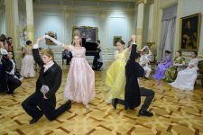 В Баку состоялся изысканный вечер "Бал XIX века" с утончённой культурой светских приёмов (ФОТО)