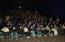 В кинотеатрах Азербайджана наблюдается большой интерес к масштабному художественному фильму "44" (ФОТО)