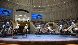 Лейла Алиева посмотрела в городе Аркадаг выступление легендарной национальной группы конных игр «Галкыныш» (ФОТО)