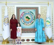 Лейла Алиева встретилась в городе Аркадаг с Огулджахан Атабаевой (ФОТО)