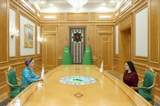 Лейла Алиева встретилась в городе Аркадаг с Огулджахан Атабаевой (ФОТО)