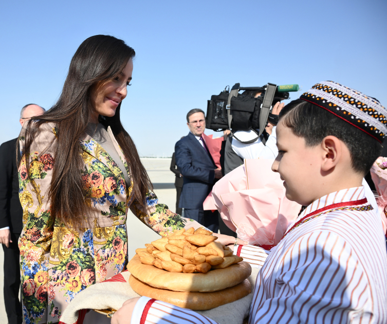 Вице-президент Фонда Гейдара Алиева Лейла Алиева находится с визитом в Туркменистане (FOTO)