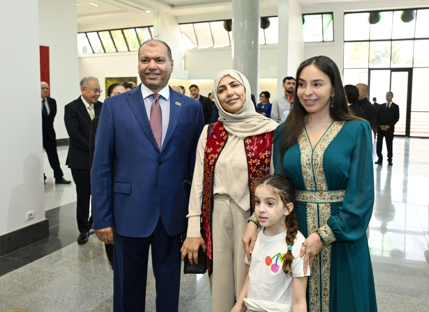Вице-президент Фонда Гейдара Алиева Лейла Алиева приняла участие в открытии международной выставки искусств MAMA «Мать-природа» в Ашхабаде (ФОТО)