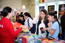 300 событий и десятки литературных встреч: Баку стал столицей книги (ФОТО)