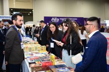 300 событий и десятки литературных встреч: Баку стал столицей книги (ФОТО)