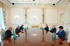 Президент Ильхам Алиев принял министра иностранных дел Индии (ФОТО/ВИДЕО)