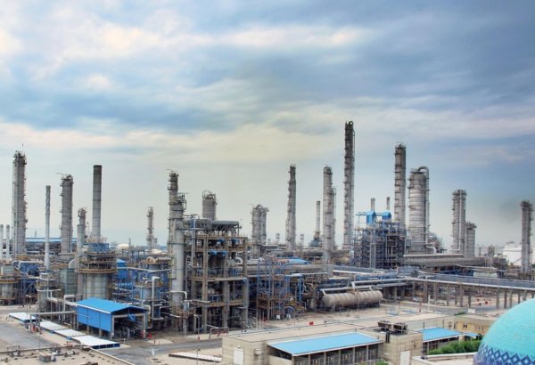 Стоимость продаж иранской нефтехимической компании "Нури" за полгода выросла на 22%