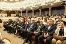 Жизнь в слове, бессмертие на сцене: спектаклем "Хуршидбану Натаван" почтена память Ильяса Эфендиева (ФОТО)