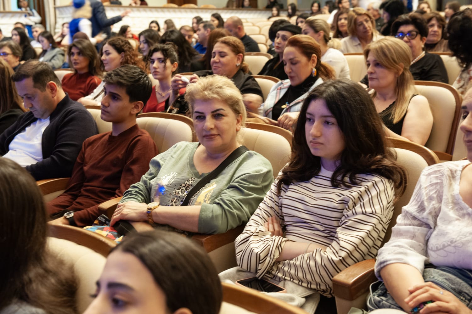 Жизнь в слове, бессмертие на сцене: спектаклем "Хуршидбану Натаван" почтена память Ильяса Эфендиева (ФОТО)