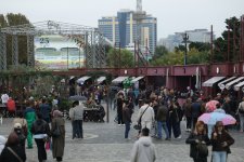 В Баку продолжается фестиваль оливок, несмотря на дождливую погоду (ФОТО)