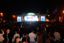 Фестиваль оливок продолжился выступлениями известных артистов (ФОТО)