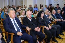 В Баку открылась ретроспективная выставка Фархада Халилова "Мой Абшерон и не только" в честь юбилея Мастера (ФОТО)
