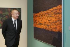 Президент Ильхам Алиев, Первая леди Мехрибан Алиева и члены семьи ознакомились с ретроспективной выставкой под названием "Mənim Abşeronum: Üstə gəl" (ФОТО)