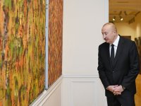 Президент Ильхам Алиев, Первая леди Мехрибан Алиева и члены семьи ознакомились с ретроспективной выставкой под названием "Mənim Abşeronum: Üstə gəl" (ФОТО)