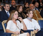 Первый вице-президент Мехрибан Алиева приняла участие в презентации спектакля «Чайка» (ФОТО)