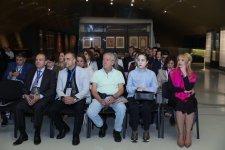 В Баку проходит II Международная конференция по азербайджанскому оружиеведению (ФОТО)