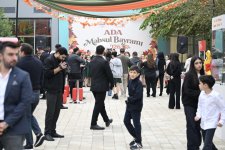 Вице-президент Фонда Гейдара Алиева Лейла Алиева приняла участие в традиционном благотворительном Осеннем фестивале — «Праздник урожая» в Школе AДA (ФОТО)
