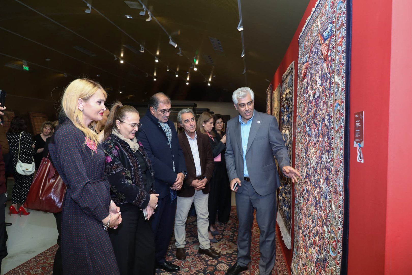 Ковёр вне времени - от Лятифа Керимова до цифрового искусства: Fly to Baku. Art Weekend. Sense the Future NOW (ФОТО)