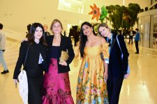 Вице-президент Фонда Гейдара Алиева Лейла Алиева и Алена Алиева приняли участие в официальном открытии Art Weekend (ФОТО)