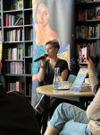 Она продолжает говорить… В Баку представили книгу стихов трагически погибшей Влады Ахундовой (ФОТО)