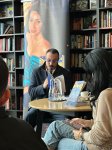 Она продолжает говорить… В Баку представили книгу стихов трагически погибшей Влады Ахундовой (ФОТО)