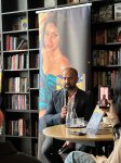 Она продолжает говорить… В Баку представили книгу стихов трагически погибшей Влады Ахундовой (ФОТО)