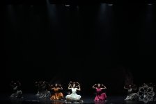 В рамках Бакинского международного фестиваля искусств показан спектакль «Зикра: ночь воспоминаний» (ФОТО)